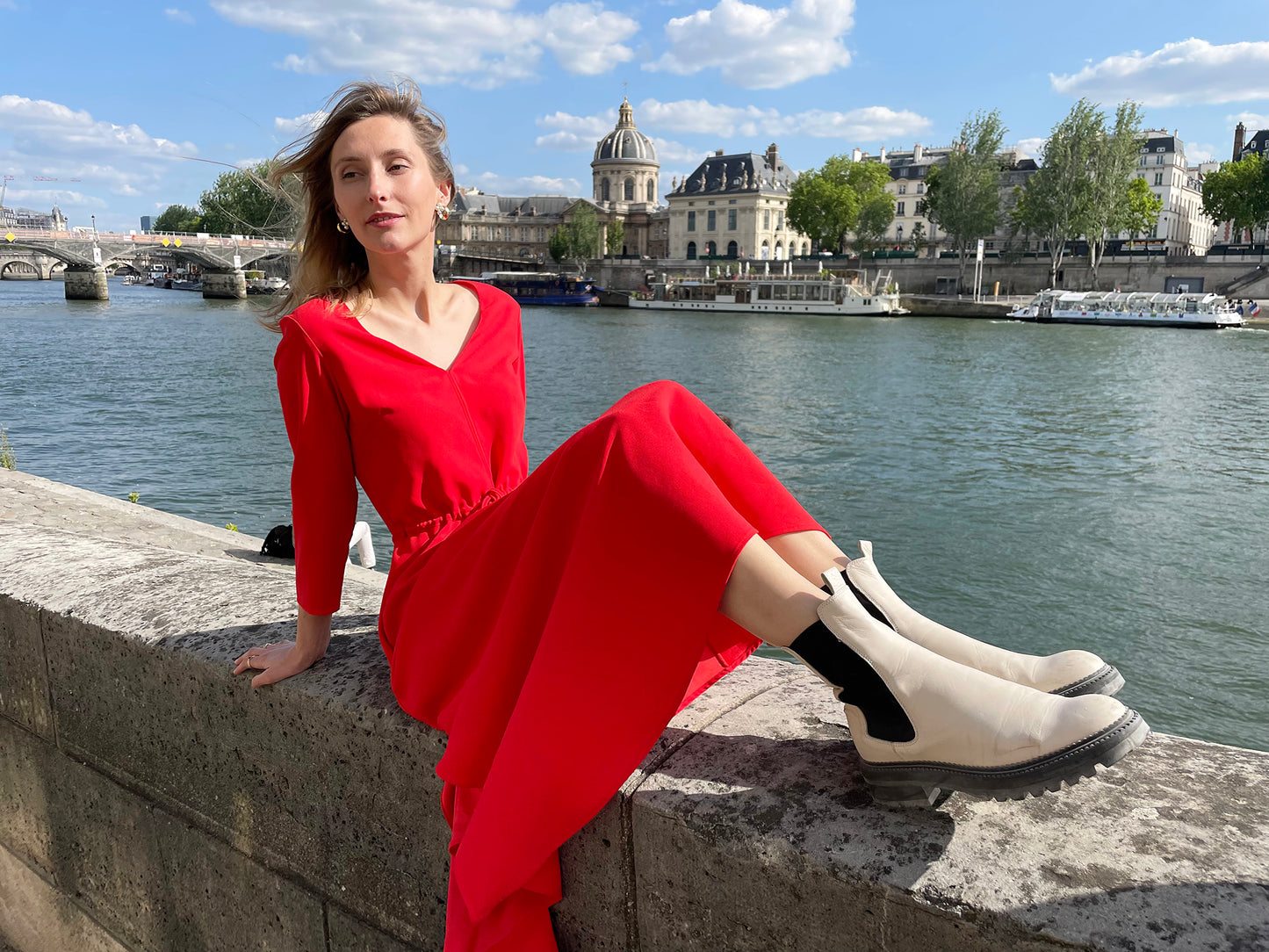 HOT RED