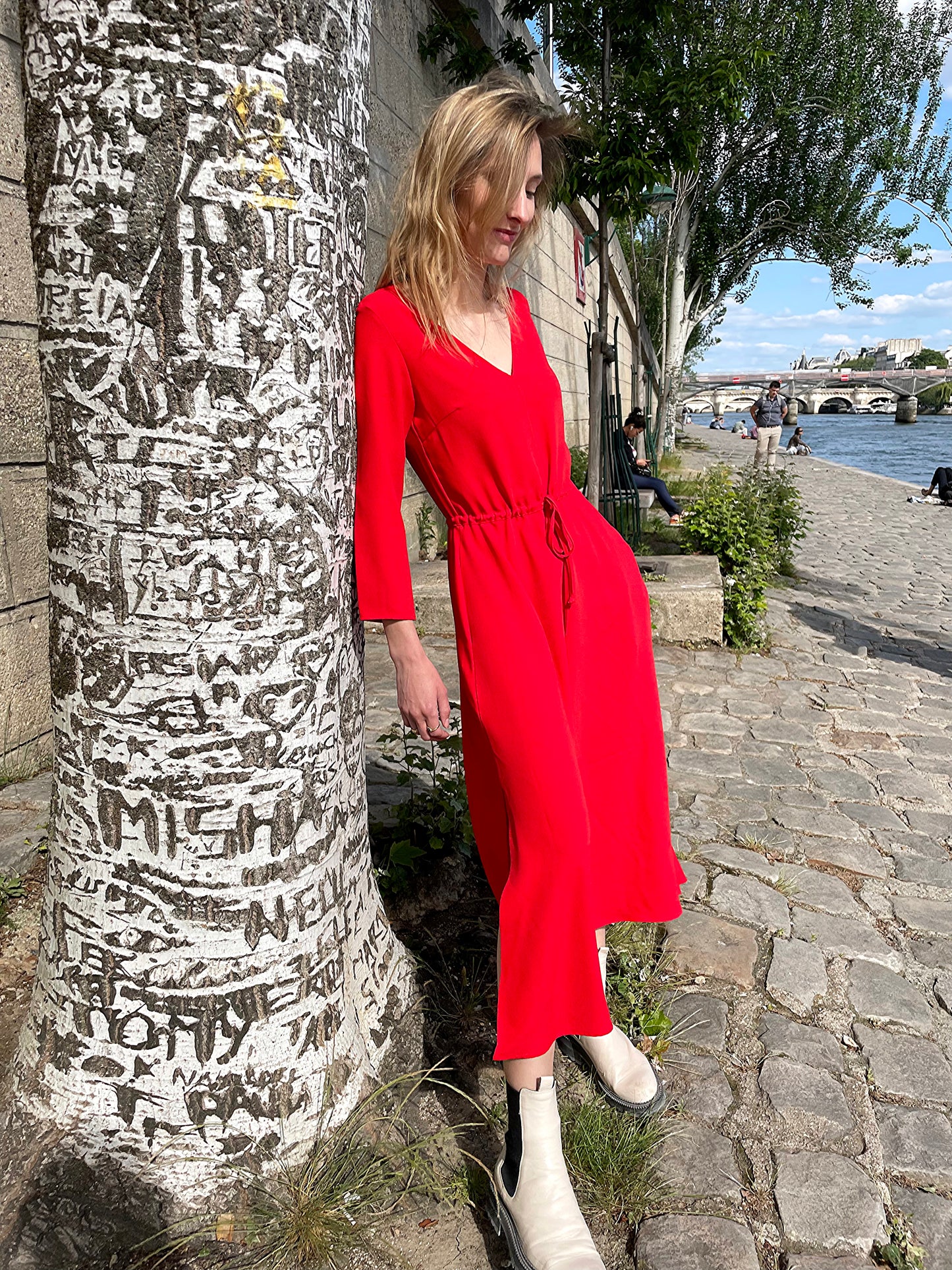 HOT RED