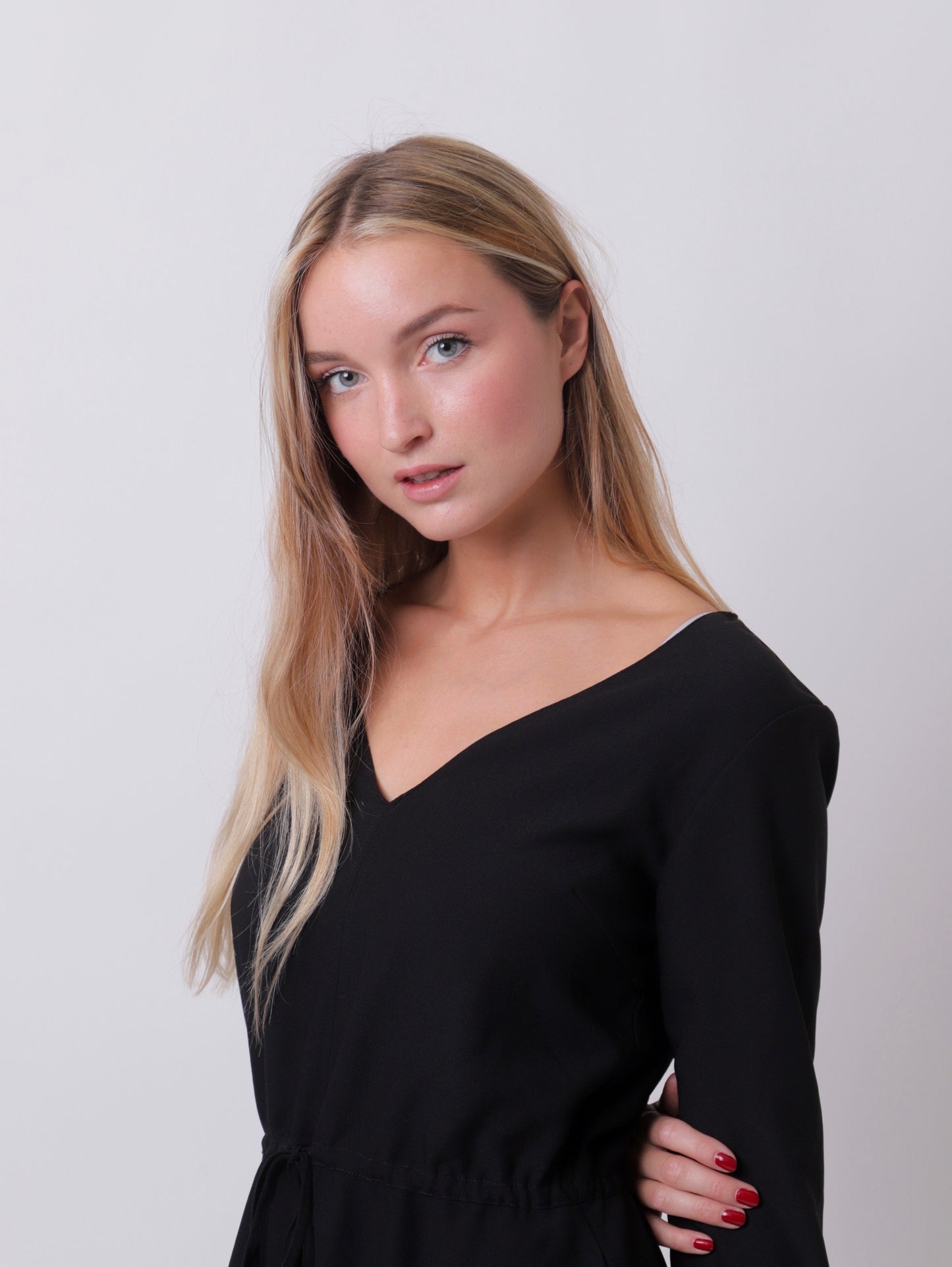 DEEP BLACK
